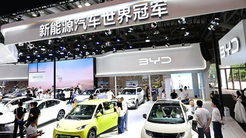 Über 80 Prozent aller befragten Unternehmen halten Strafzölle auf chinesische E-Autos für gerechtfertigt.