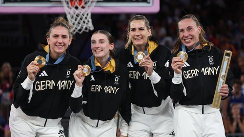 Zwölfmal olympisches Gold, unter anderem im 3x3-Basketball: Das deutsche Team gewann knapp gegen Spanien. 