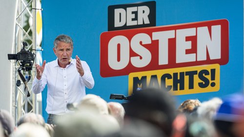 Björn Höcke bei einem Wahlkampfauftritt: Die ostdeutschen Unternehmen sehen bei der AfD vornehmlich Risiken