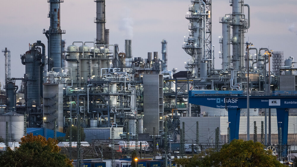 Besonders wichtig sind die USA für die deutschen Auslandsinvestitionen in der Chemiebranche. Besonders wichtig sind die USA für die deutschen Auslandsinvestitionen in der Chemiebranche.