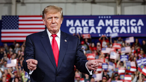 US-Präsident Trump hält in Perry, Georgia, eine Wahlkampfveranstaltung für republikanische Kandidaten aus Georgia ab. US-Präsident Trump hält in Perry, Georgia, eine Wahlkampfveranstaltung für republikanische Kandidaten aus Georgia ab.